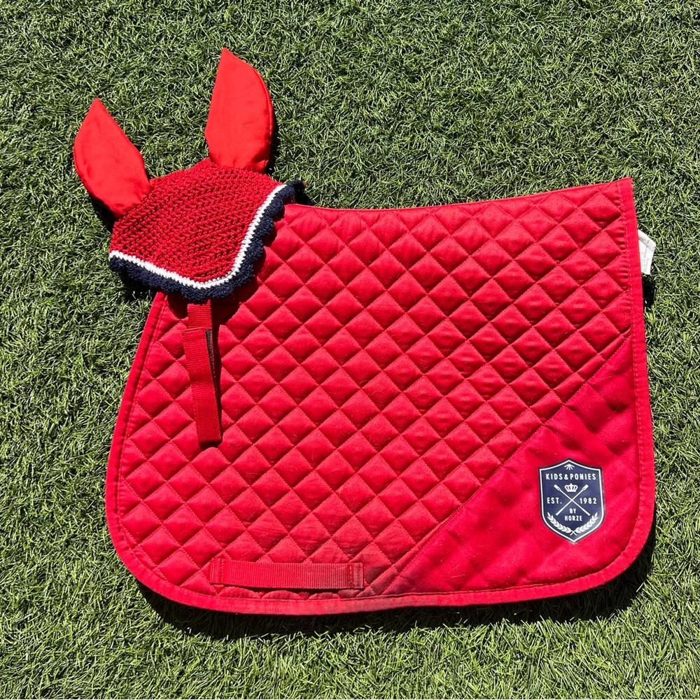 Red Saddle Pad and Bonnet Set